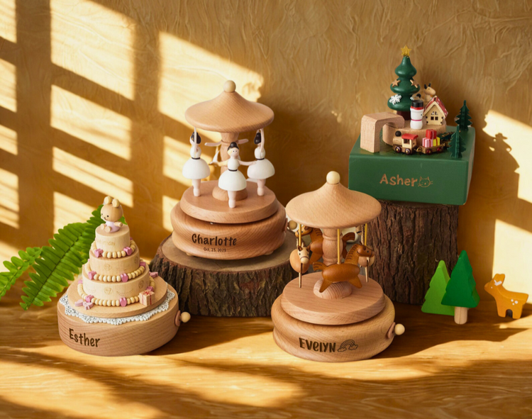 Personalized Wooden Music Box – Name, Melody and Rotating Figures