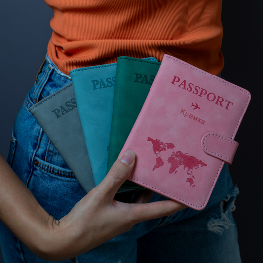 Персонализиран Калъф за Паспорт с Лазерно Гравиране – Име, Инициали или Послание