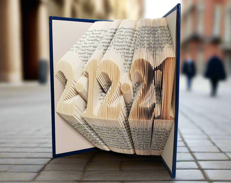 Book Art Personalized – Уникален Подарък с Изкуство от Книги