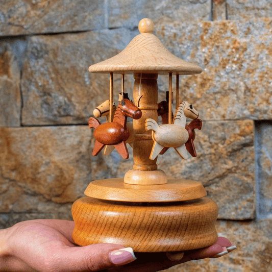 Дървена Музикална Кутия Карусел – Букова с Персонализация