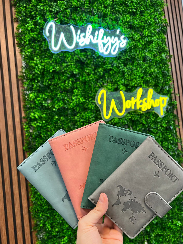 Персонализиран Калъф за Паспорт с Лазерно Гравиране – Име, Инициали или Послание - Wishifyy