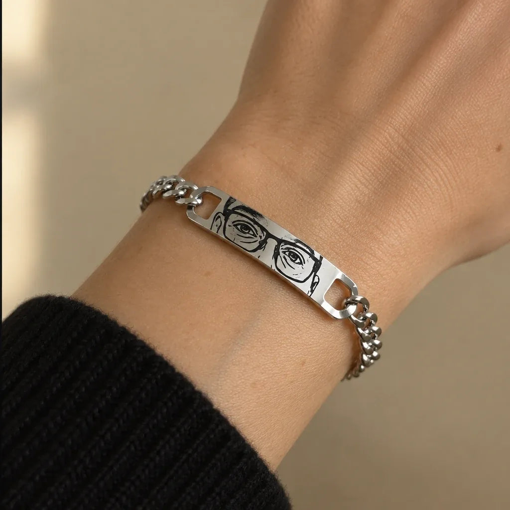 Bracelet "The Gaze That Follows You" - Always With You