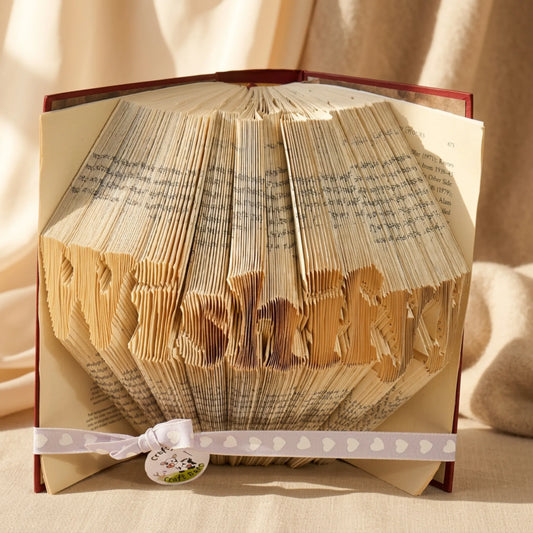 Персонализирана Ръчно Сгъната Книга с Име или Дата