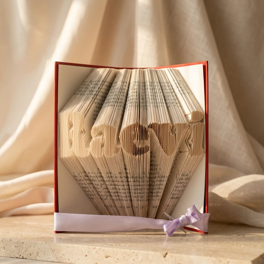 Персонализирана Ръчно Сгъната Книга с Име или Дата