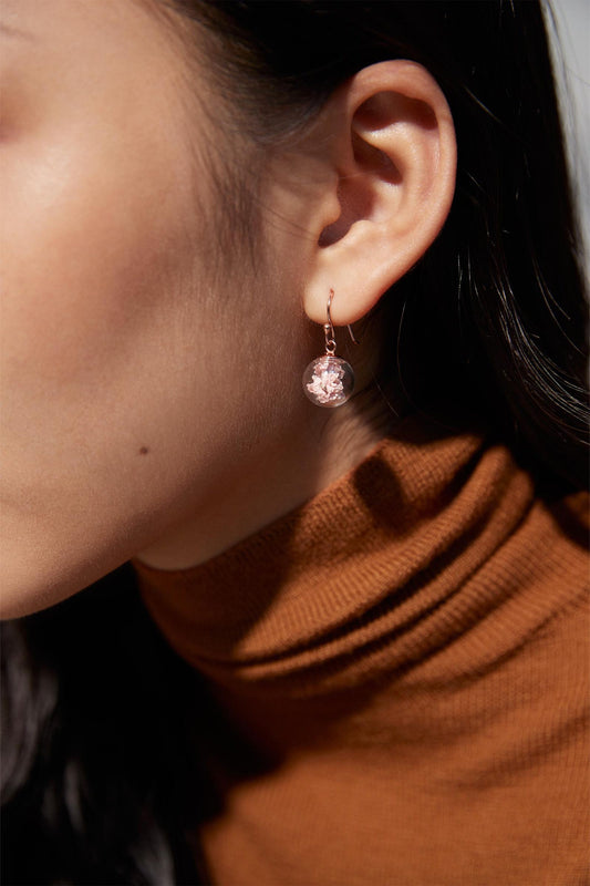 Обеци с Бели/Сини/Розови Истински Цветя - Wishifyy