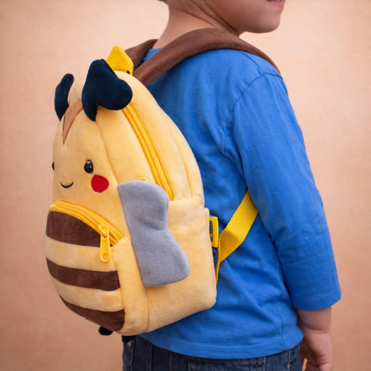 Плюшена Раница с Име – Пчеличка, Бродерия по Избор | Детски Подарък - Wishifyy