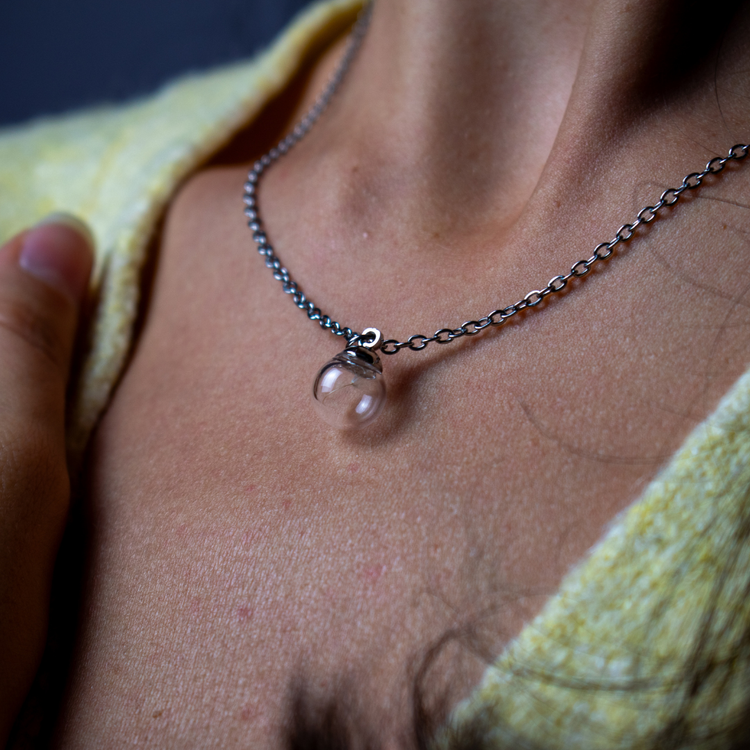 Сребърно Колие „Направи Желание“ – Истински Глухарчета + Гравирана Плочка | Wishifyy