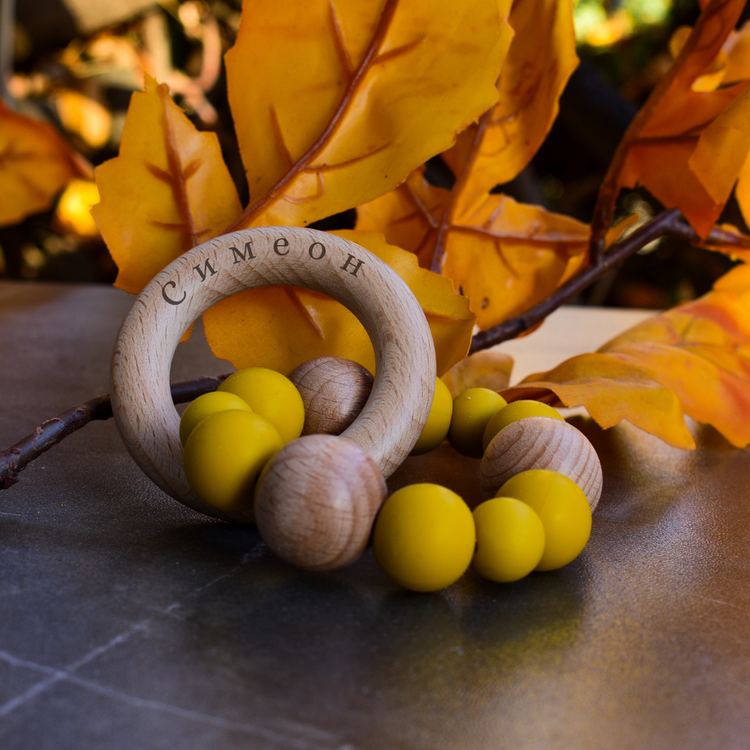 Детски Подаръчен Комплект – Ръчно Изработени Бебешки Играчки с Персонализация