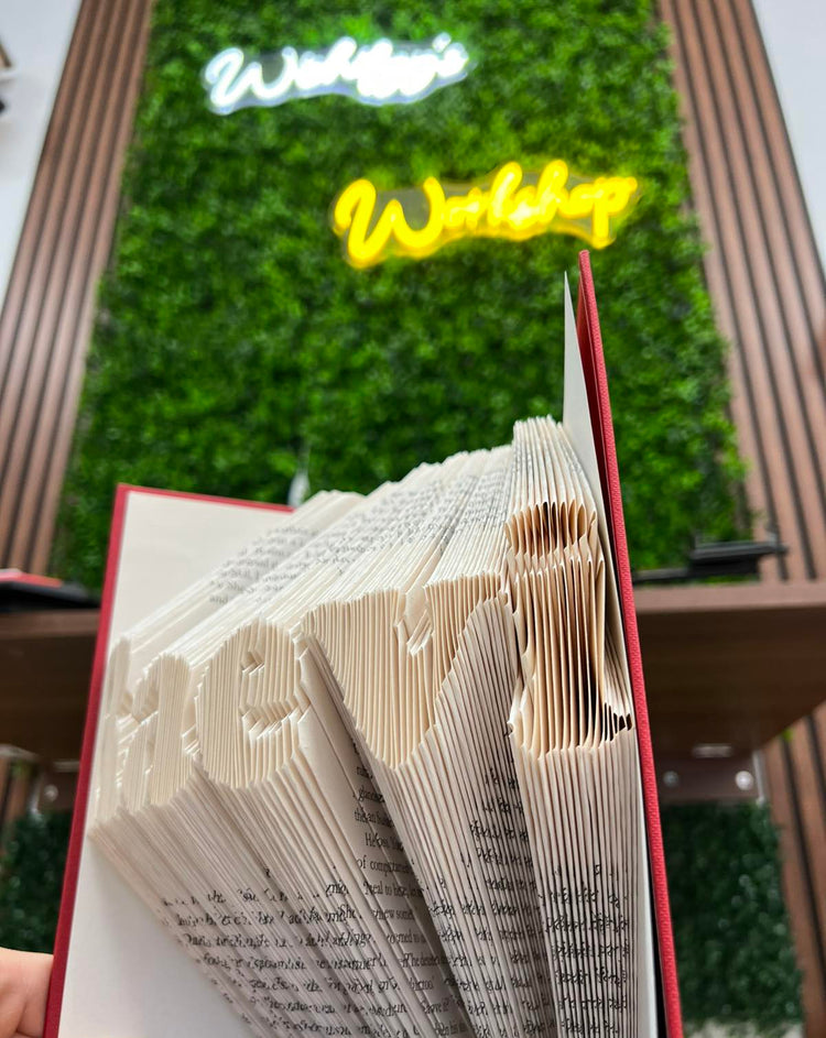 Book Folding Подарък – Персонализирана Сгъната Книга с Име или Дата - Wishifyy