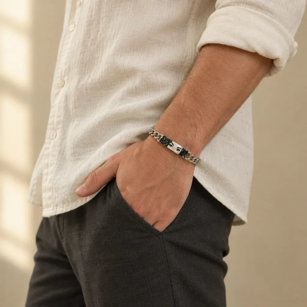 Bracelet "The Gaze That Follows You" - Always With You