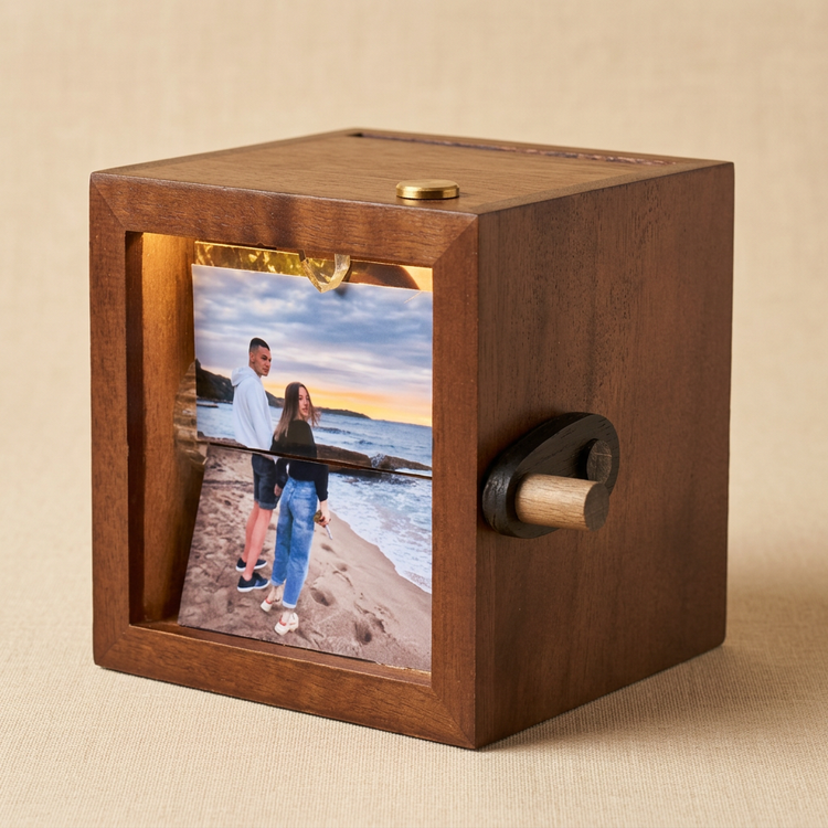 “DIY” Дървена Манивела с Гравюра - Персонализирани Снимки