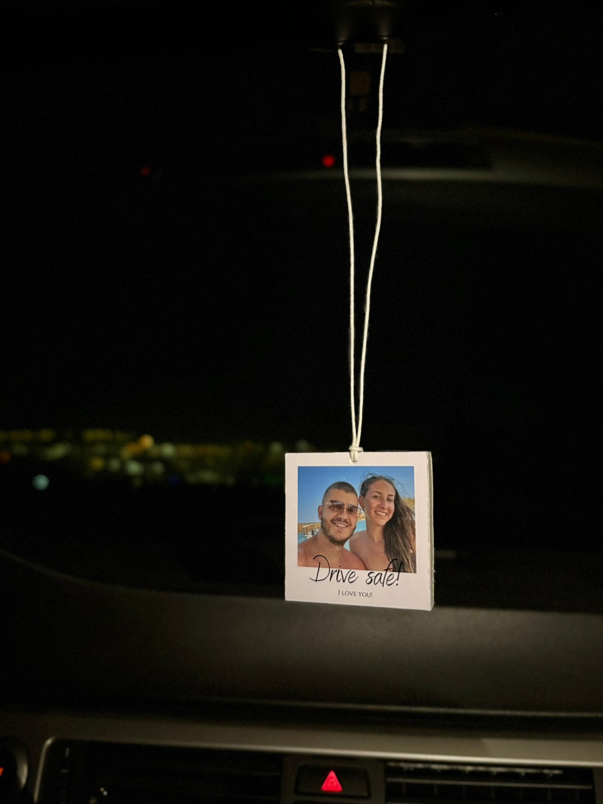 Персонализиран Талисман за Автомобил 5×5 см – Снимка и Пожелание - Wishifyy