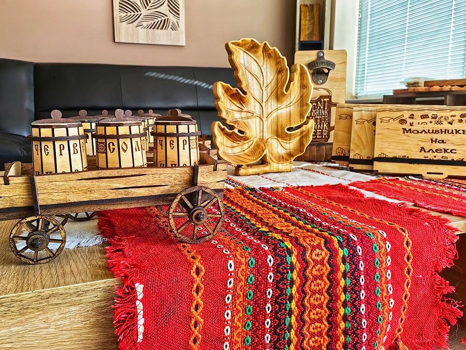 Комплект Солници „Каручка с Бурета“ – Ръчна Изработка, Традиционен Дизайн + Персонализация - Wishifyy