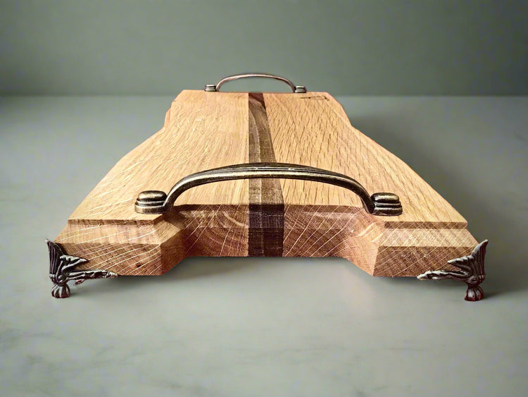 Дървена Дъска за Сервиране от Дъб с Орехова Ивица – Луксозна Ръчна Изработка - Wishifyy