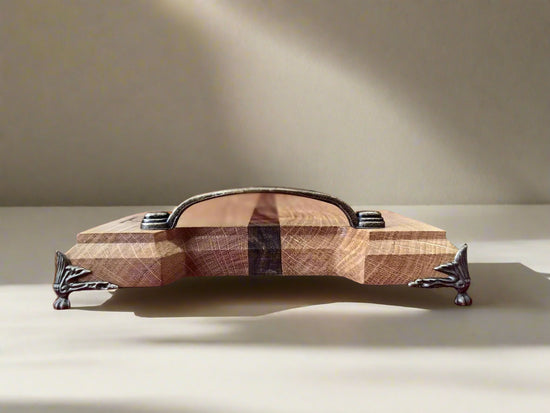 Дървена Дъска за Сервиране от Дъб с Орехова Ивица – Луксозна Ръчна Изработка - Wishifyy