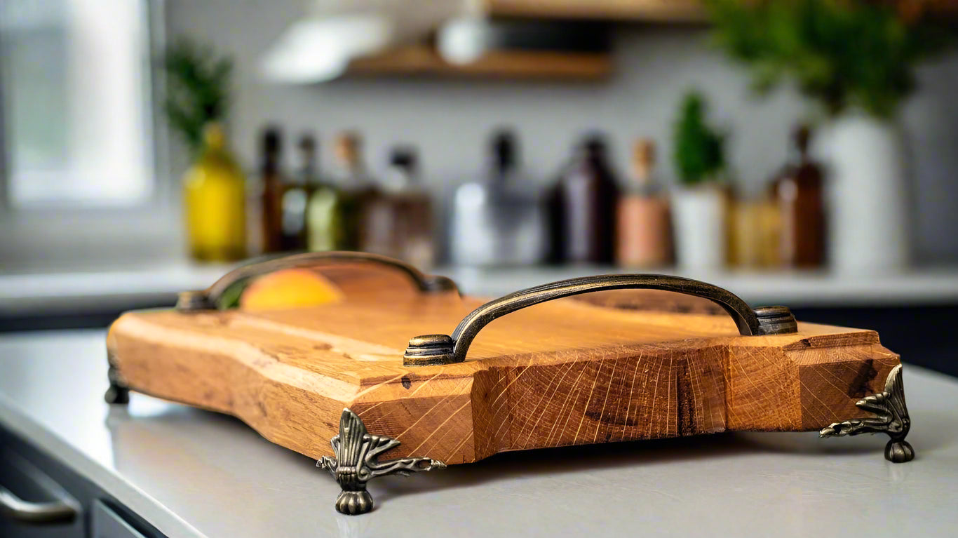 Дървена Дъска за Сервиране от Дъб с Орехова Ивица – Луксозна Ръчна Изработка - Wishifyy