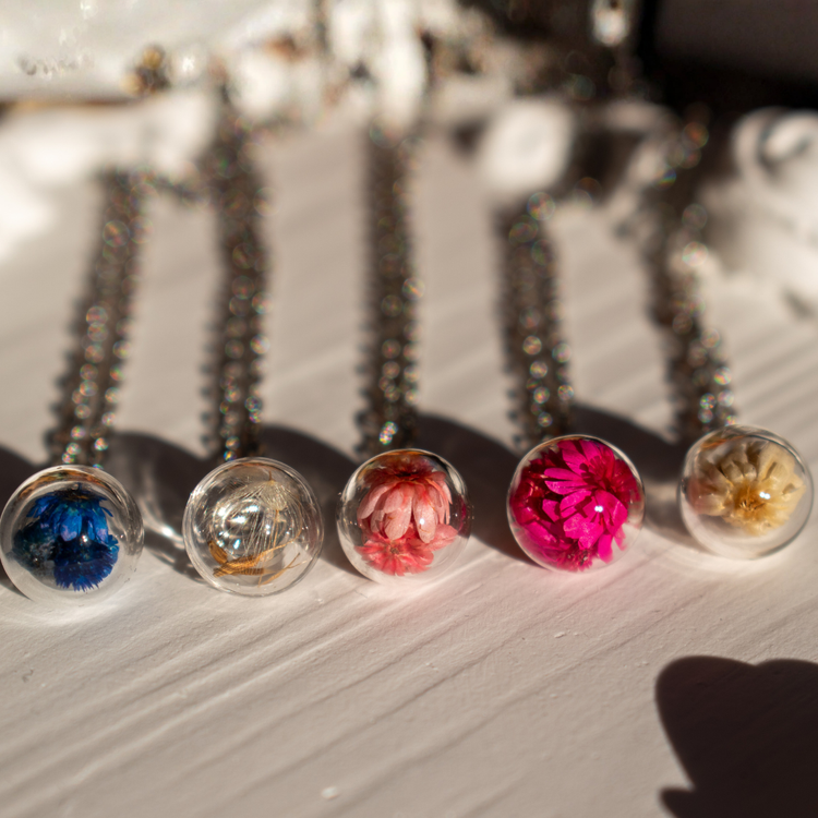 Сребърно Колие с Български Цветя + Гравиране | Ръчна Изработка - Wishifyy