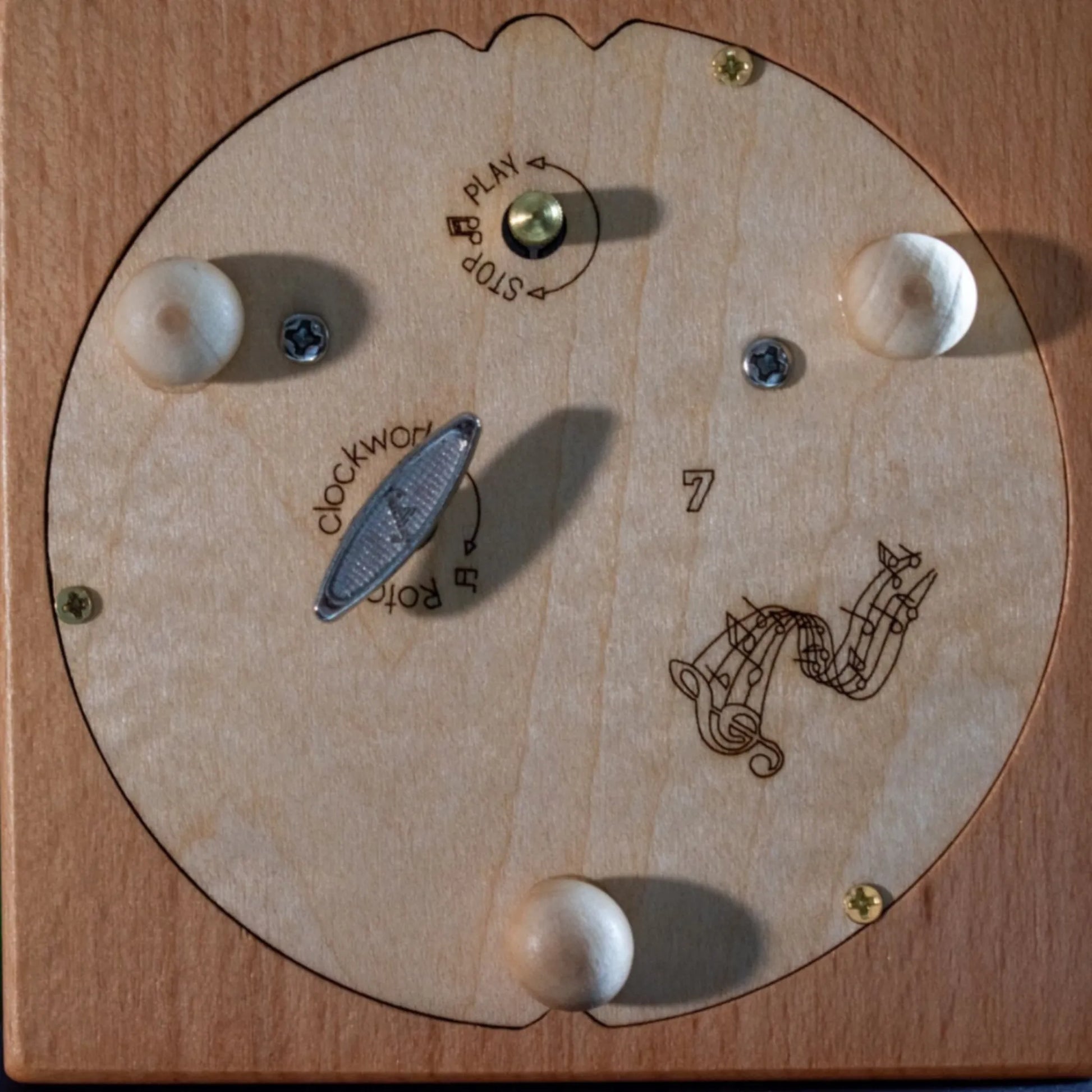 Дървена Музикална Кутия Влакче – С Движищи Се Елементи - Wishifyy