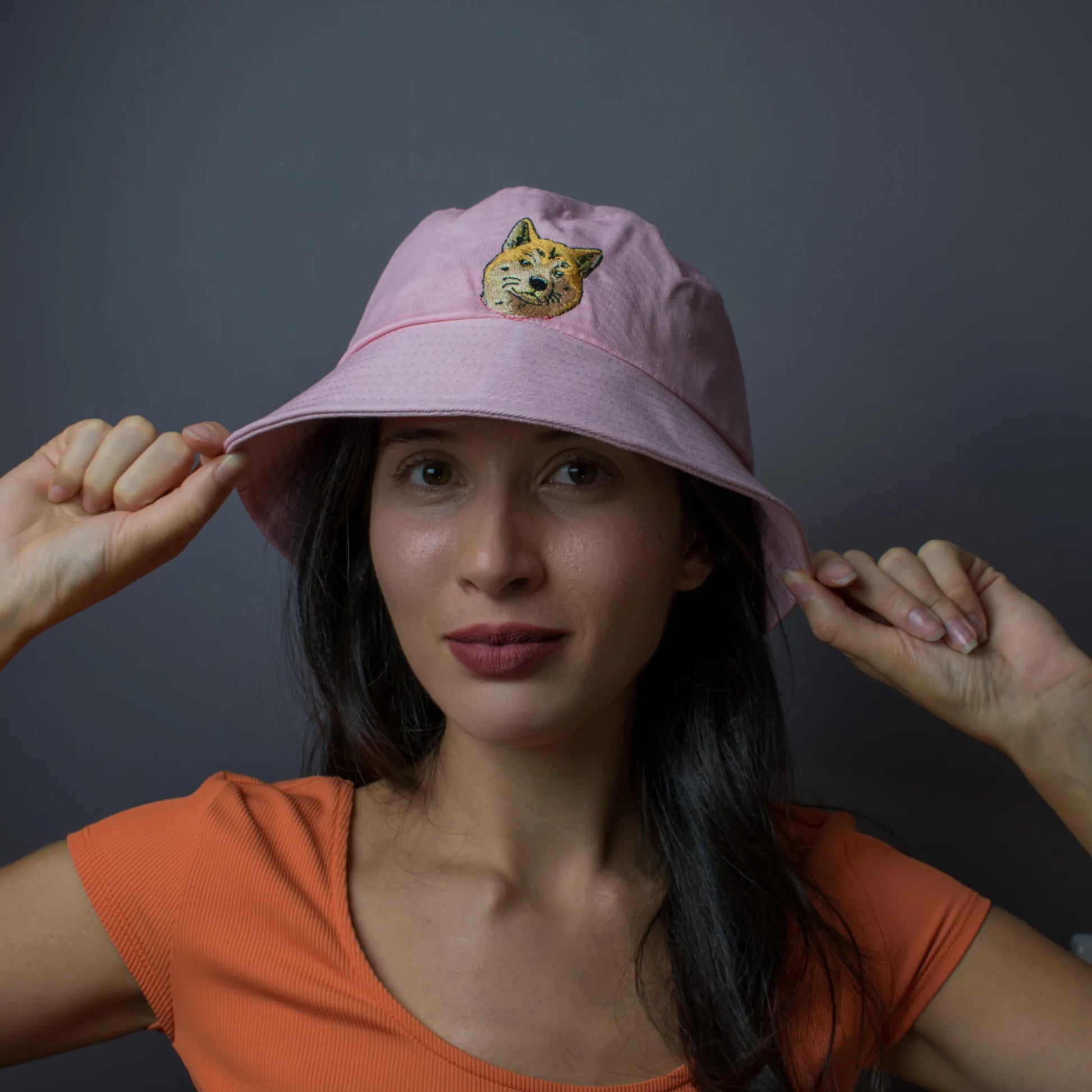 Шапка с Бродирано Куче/Котка по Снимка – Персонализиран Подарък | Бродерия - Wishifyy