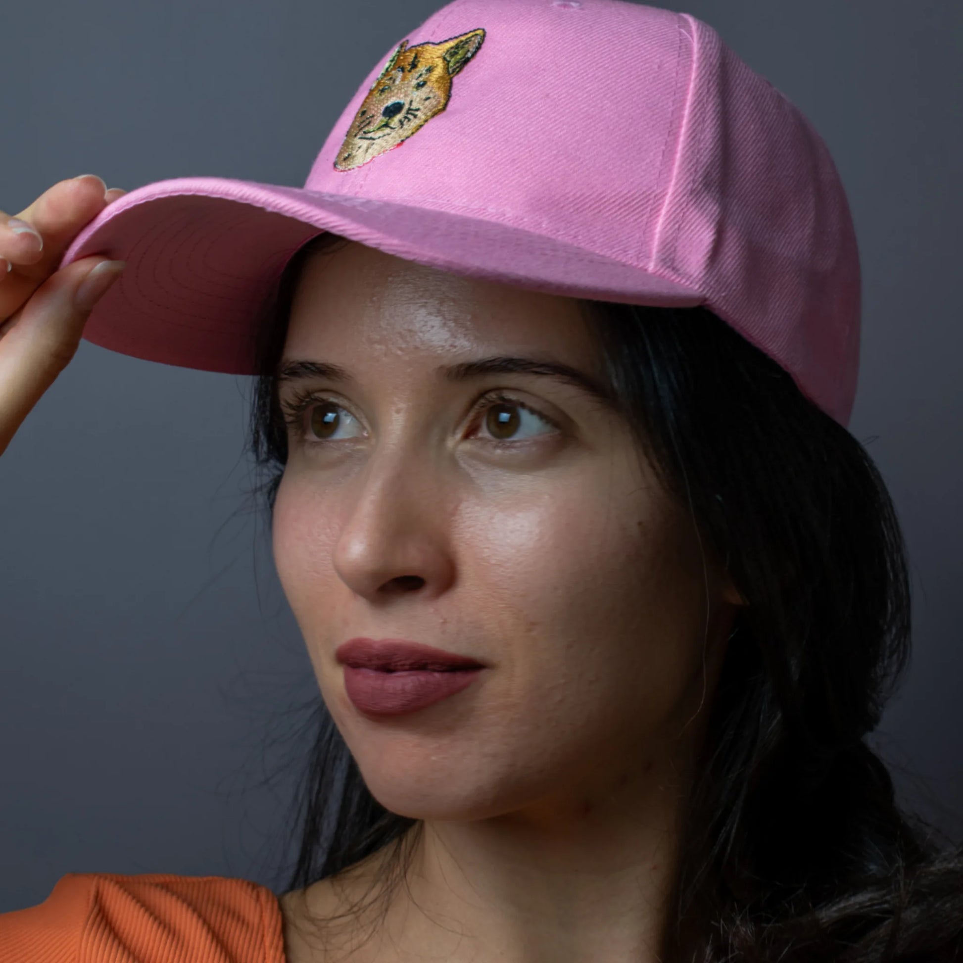 Шапка с Бродирано Куче/Котка по Снимка – Персонализиран Подарък | Бродерия - Wishifyy