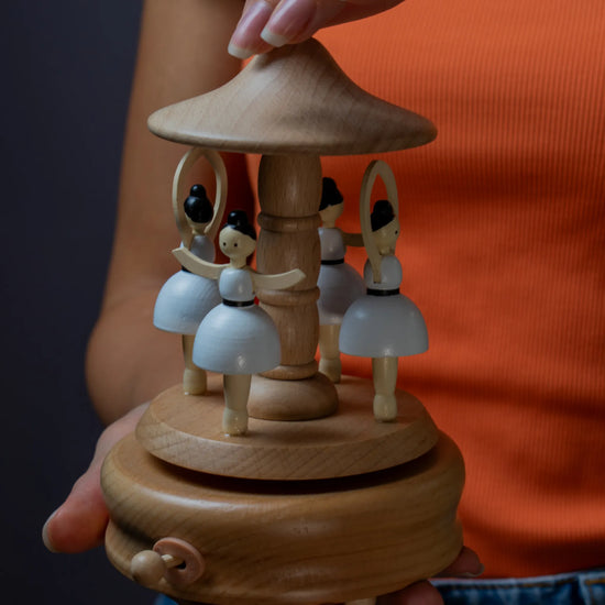 Дървена Музикална Кутия Балерина – Букова, Ръчна Изработка, Персонализирана - Wishifyy