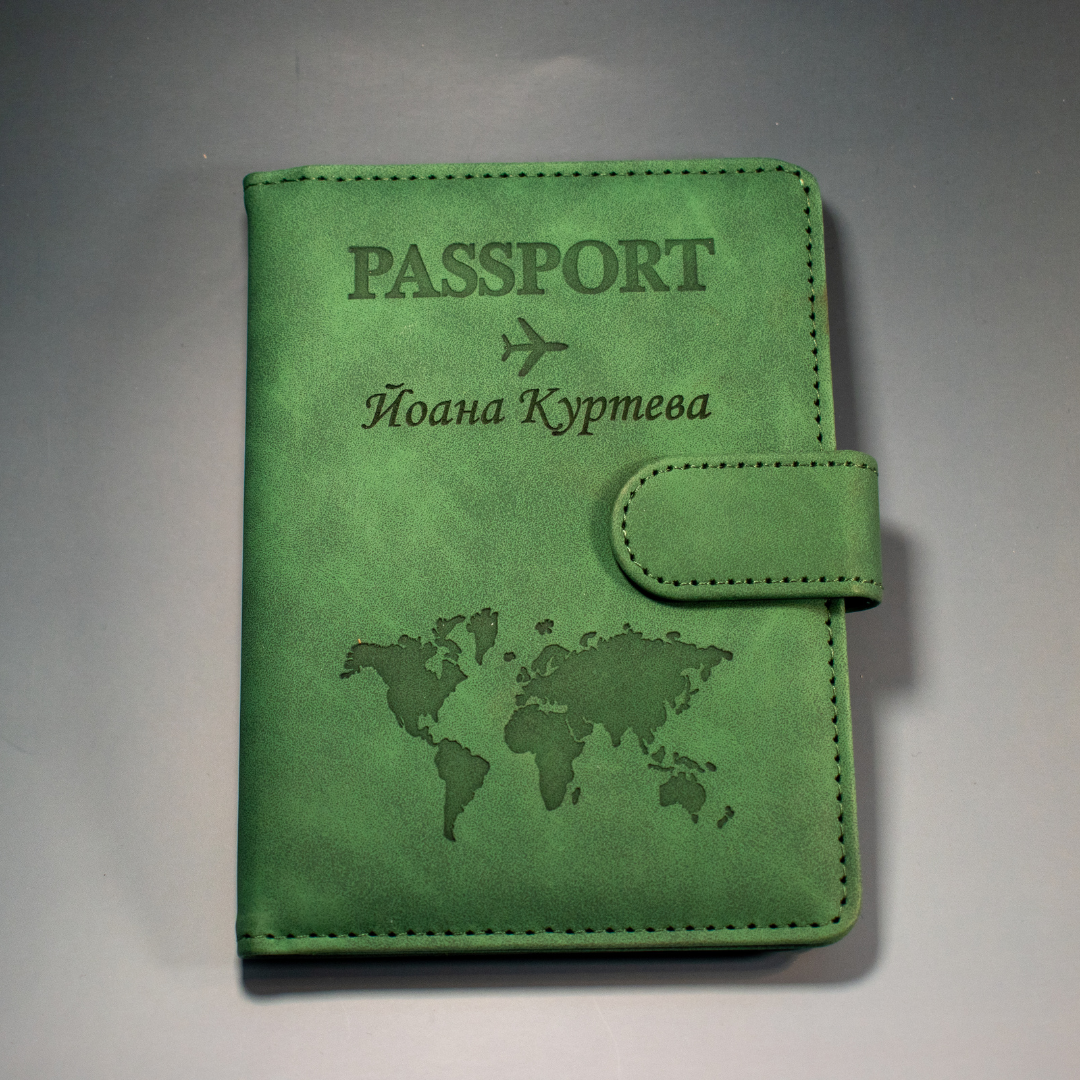 Персонализиран Калъф за Паспорт с Лазерно Гравиране – Име, Инициали или Послание - Wishifyy