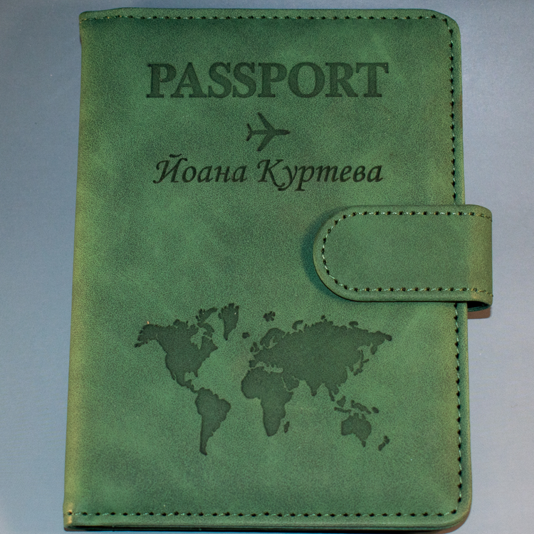 Персонализиран Калъф за Паспорт с Лазерно Гравиране – Име, Инициали или Послание - Wishifyy