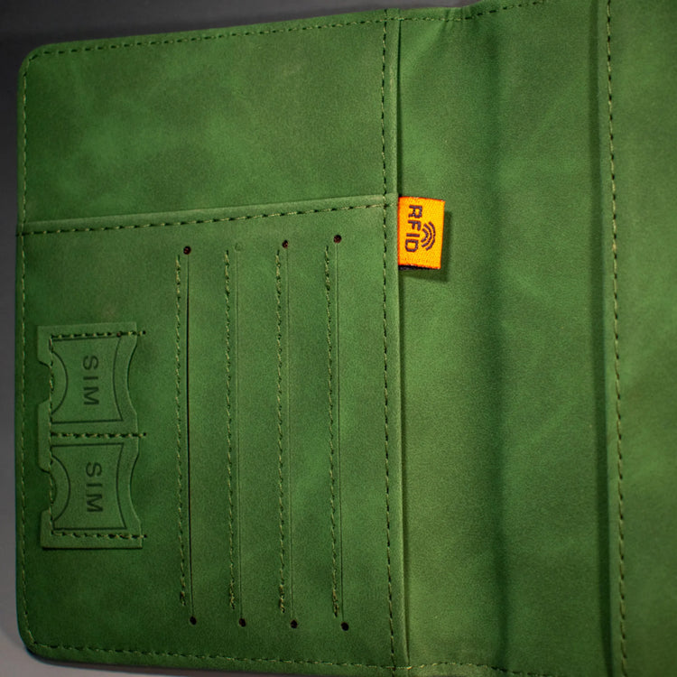 Персонализиран Калъф за Паспорт с Лазерно Гравиране – Име, Инициали или Послание - Wishifyy