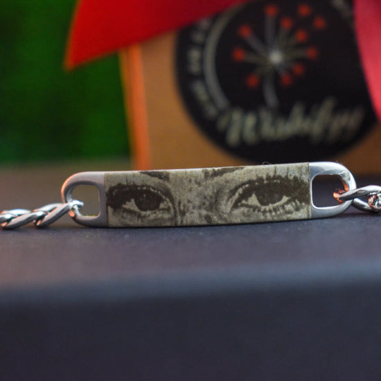 Гривна с гравирани очи по избор – Регулируема, от неръждаема стомана - Wishifyy