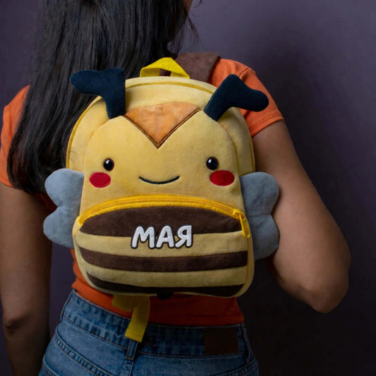 Плюшена Раница с Име – Пчеличка, Бродерия по Избор | Детски Подарък - Wishifyy